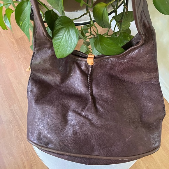 UGG AUSTRALIA | Classic Crossbody Bag - Picture 3 of 8